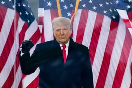 Một loạt cảnh sát Quốc hội Mỹ đệ đơn kiện ông Trump