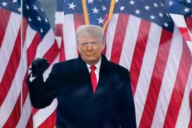 Một loạt cảnh sát Quốc hội Mỹ đệ đơn kiện ông Trump