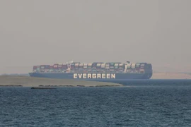 Siêu tàu container từng chắn ngang kênh đào Suez sắp được thả