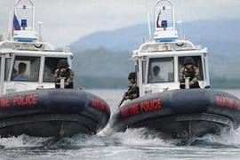 Tàu cháy, 7 ngư dân Trung Quốc được cứu sống trên biển Đông