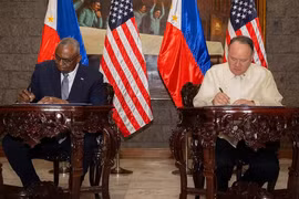 Mỹ và Philippines ký thỏa thuận chia sẻ thông tin tình báo quân sự