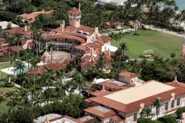 Tiêm kích Mỹ chặn máy bay dân sự gần dinh thự của Tổng thống Trump