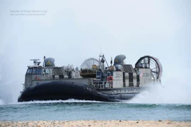 Triều Tiên điều tàu đổ bộ tới gần vùng biển Hàn Quốc