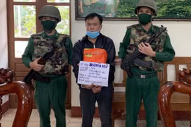 [Tin nhanh tối 12-12-2021] Bộ đội Biên phòng vây ráp đối tượng vận chuyển 3kg ma túy