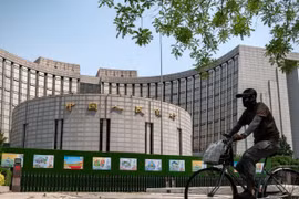 Ngân hàng trung ương Trung Quốc giảm 2 loại lãi suất chủ chốt