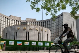 Ngân hàng trung ương Trung Quốc giảm 2 loại lãi suất chủ chốt