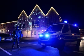 Đức: Xe BMW lao vào khu chợ Giáng sinh, nhiều người chết và bị thương
