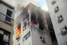 Chiến đấu cơ Israel bắn phá dữ dội các mục tiêu Hamas ở Dải Gaza