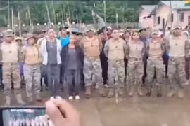 Nhóm vũ trang ở Bolivia chiếm doanh trại, bắt 20 binh sĩ làm con tin