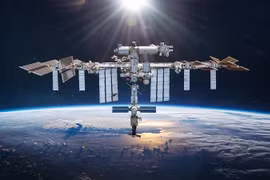 Mỹ nói vệ tinh Nga bị vỡ trong không gian, phi hành gia ISS phải trú ẩn