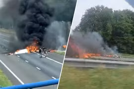 Hà Lan: Máy bay rơi xuống đường cao tốc, phi công tử nạn