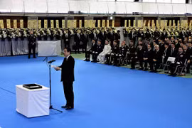 Thủ tướng Nhật Bản dự tang lễ 10 người thiệt mạng trong vụ rơi trực thăng quân sự