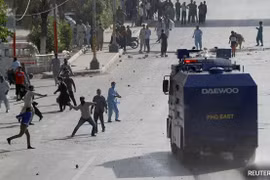 Biểu tình nổ ra khắp Pakistan phản đối bắt giữ cựu Thủ tướng Imran Khan