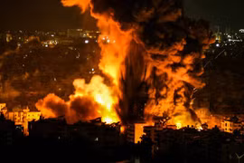 Cận cảnh vụ Israel tấn công ‘trụ sở tình báo’ của Hezbollah ở Lebanon