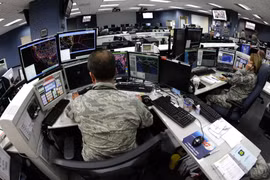 Lầu Năm Góc gửi nhầm hàng triệu email vì lỗi... đánh máy