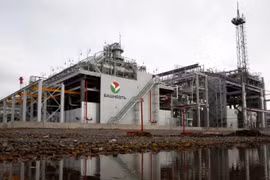 UAV Ukraine tấn công cơ sở lọc dầu lớn tại Nga, cách tiền tuyến 1.400km