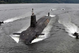 Anh điều tra khẩn cấp vụ lò phản ứng của tàu ngầm hạt nhân bị gắn keo 