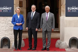 Anh và Liên minh châu Âu đạt được thỏa thuận về quốc phòng, thương mại