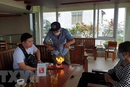 [Tin nhanh sáng 13-4-2022] Lập biên bản vụ 'ly cà phê đắt nhất Việt Nam'