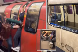 Hành khách hoảng loạn phá cửa thoát khỏi tàu điện ngầm ở London