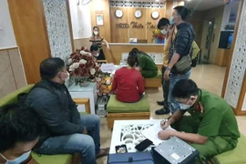 [Tin nhanh tối 26-12-2021] Chủ khách sạn xóa clip ghi hình ảnh người phụ nữ tử vong bên đường