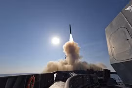 Xem tàu chiến Nga phóng tên lửa siêu vượt âm trong cuộc tập trận ở Địa Trung Hải