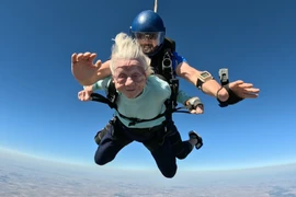 Cụ bà 104 tuổi phá kỷ lục Guinness thế giới về nhảy dù đã qua đời
