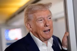 Ông Trump: Mỹ sẽ áp thuế quan với thiết bị điện tử, chất bán dẫn