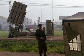 Sợ bị dội tên lửa, Israel triển khai hệ thống Vòm sắt gần Jerusalem