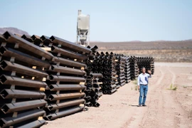 [ẢNH] Bất ngờ với “nghĩa địa” vật liệu xây tường biên giới Mỹ - Mexico