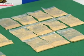 Nhật Bản bắt giữ 4 đối tượng buôn lậu vàng giấu trong đồ lót