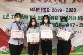 Ước mơ giản dị của cô học trò quét chợ thi đỗ đại học