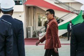 Tổng thống Madagascar lần đầu lên tiếng sau khi rời khỏi đất nước