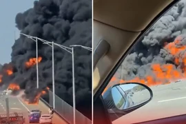 Xe bồn phát nổ và bốc cháy dữ dội trên cầu ở Mỹ