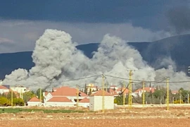 Israel không kích mục tiêu tại Lebanon, rút khỏi hành lang chiến lược ở Dải Gaza