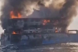 Cháy phà chở 108 người ở Vịnh Thái Lan