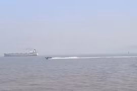 Ấn Độ: Tàu hải quân va chạm với phà chở khách, ít nhất 13 người thiệt mạng