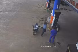 [Tin nhanh tối 29-7-2021] Công an vào cuộc vụ nguyên Phó chủ tịch huyện ném sầu riêng