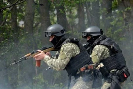 Trúng đạn của phe ly khai, 2 binh sĩ Ukraine thiệt mạng 