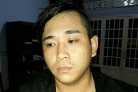 Đối tượng nghiện ma túy rút súng chống trả trinh sát hình sự