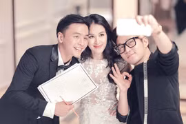 Cận cảnh những chiếc áo cưới thực hiện ròng rã suốt 3 tháng của Tú Vi 