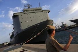 Tàu Mỹ bắt đầu tiêu hủy vũ khí hóa học Syria 