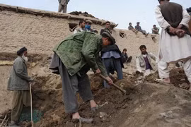 Sạt lở đất ở Afghanistan: Ngôi mộ tập thể ở làng Ab Barik