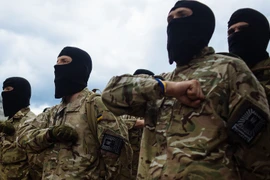 Nga bàn giao 5 lính bị thương cho Ukraine