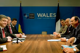 EU tạm ngừng xử phạt Nga, chờ Ukraina ngừng bắn 
