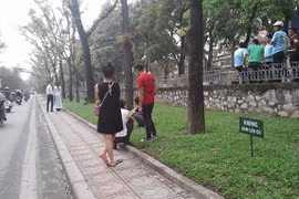 Lời kêu cứu từ những tấm biển "không dẫm lên cỏ"