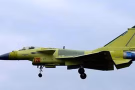 Trung Quốc trang bị đủ cơ chiến đấu J-10B cho một trung đoàn?