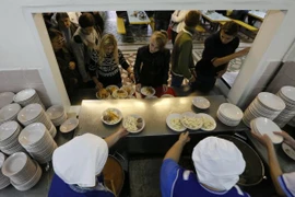 Đại sứ Ukraine cáo buộc Nga phát hộ chiếu cho cư dân miền đông