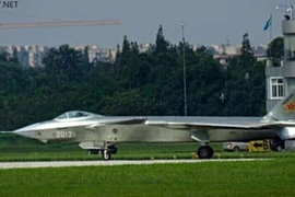 Trung Quốc công bố hình ảnh nguyên mẫu thứ tư của máy bay chiến đấu J-20