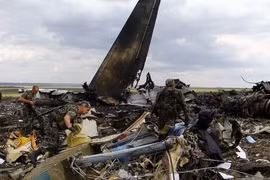 Ukraine thề đáp trả sau tai nạn máy bay ở Luhansk